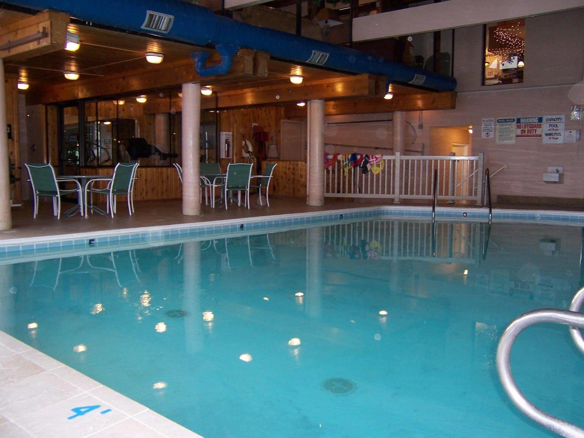 Pinestead Reef Aparthotel 4*